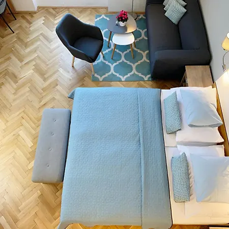 Marienbad Apartment アパート *