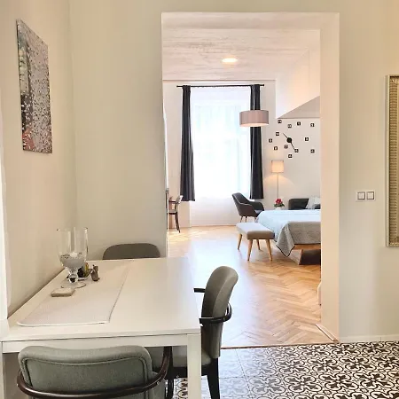 아파트 Marienbad Apartment 마리안스케 라즈네